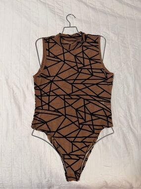 SHEIN Brown Sleeveless Geometric-Print Bodysuit